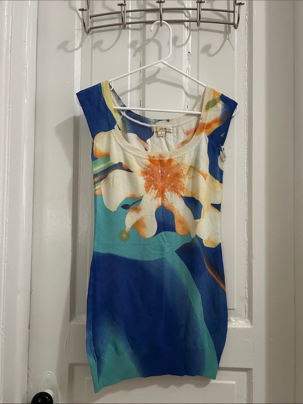 Women’s Sleeveless Floral Top in Blue and White